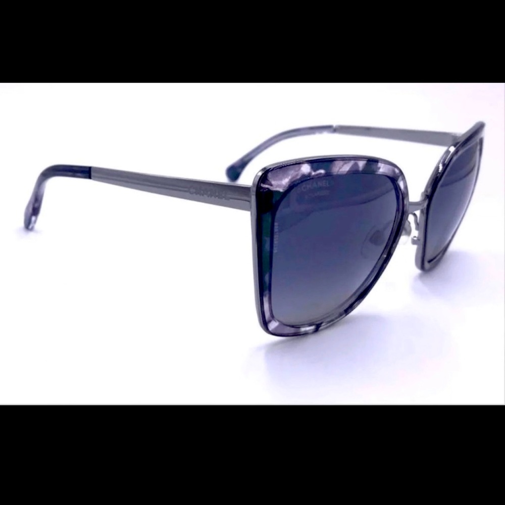 Authentic polarized Chanel sunglasses made in Italy.
